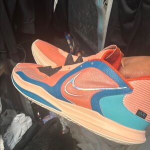 Nike Kyrie Low 5 Size 17